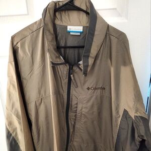Columbia Light Weight Jacket